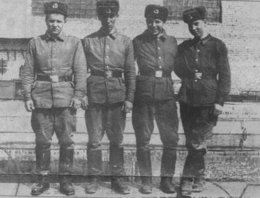 Игорь Степанов с однополчанами Игорь Степанов с однополчанами